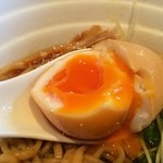 世界一暇なラーメン屋 -  味玉は半熟のトロトロ