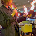 BistroW - 日替わりでマジシャンもいて、テーブルマジックしてくれます。すごかった！