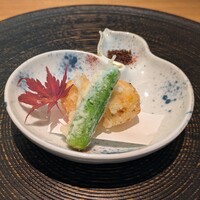 泉岳寺門前 紋屋 - 揚物 ... 芝海老と下仁田葱の真丈香煎揚げ ... 粉醤油で食べますが美味しい