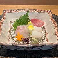泉岳寺門前 紋屋 - 造里 ... 紋甲イカ、ヒラメ、インドマグロ ... 新鮮ながら柔らかくて美味しい