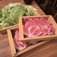 しゃぶしゃぶ・創作料理居酒屋 豚吟 栄店 - 肩ロース