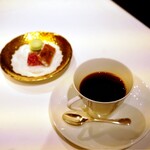 メゾン ポール・ボキューズ - コーヒー&小菓子