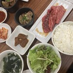 炭火焼肉 牛和鹿 - 