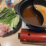 梅田韓国料理と二色鍋 かん菜 - 