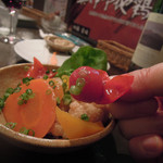 炭火焼酒亭ローリンストーン -  大好物のピクルス喰らう