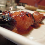 炭火焼酒亭ローリンストーン -  愛媛県産伊予鶏 炭火焼　ズームアップ