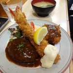  大エビフライ、ハンバーグ、カニクリームコロッケのセット（４番のセット）