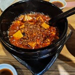中華ダイニングバル ぱんだ - あと引く山椒がたまらん麻婆豆腐
