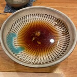 能古 - ショウガ醤油につけて