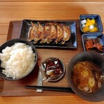 自家製餃子 まるぎょう - 餃子定食　６００円