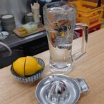 大衆酒場ニューベルク - 酎ハイ(ボール)280円　レモン100円