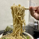 らー麺　Do・Ni・Bo - ビロビロのちぢれ太麺をリフトUP