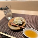 おばた - 11月中旬～12月末日限定の名物「活けセコガニ姿揚げ」