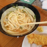 山越うどん - 釜玉は一刻も早くかき混ぜないとダメだと思っているので写真は混ぜた後です