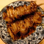 寅屋 船橋本町店 - シロ〈たれ〉　(二本)　360円