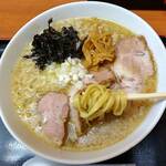 肉煮干中華そば 鈴木ラーメン店 - 麺リフト