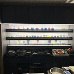 懐石 後藤 - カウンターからは前後には薩摩切子。