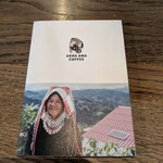 アカアマコーヒーロースターズトウキョウ - 注文時にもらったリーフレット。お母さんの笑顔が素敵。