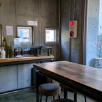 アカアマコーヒーロースターズトウキョウ - 店内の様子（2階）