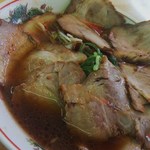 豚菜館 -  醤油(中)・肉多め