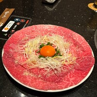 焼肉 いのうえ 国分寺店 - いのうえ炙りユッケ