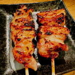 もつ家 いち - 「ばら西京焼き（220円）」「鶏もも西京焼き（220円）」