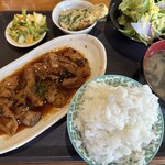 アミューズ - 料理写真:ホルモン焼き定食