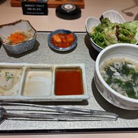 牛刺しと焼肉 仔虎 クリスロード店 - 