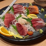 炉端焼き 鷹島本まぐろ 魚然 - お刺身