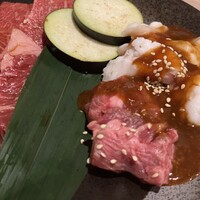 近江うし 焼肉 にくTATSU 青山本店 - 