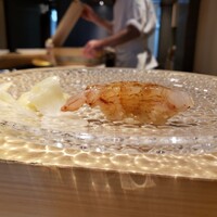 北新地 すし通 - ボタンエビの昆布締め
