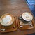 DAIDOKORO　CAFE　MOKU - ドリンク写真:相方の飲むカフェラテHot、キャラメルチーノHot
