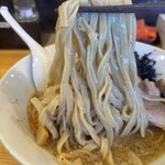 煮干らーめん 川むら - 平打ち太麺リフト