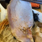 煮干らーめん 川むら - 大判低温調理の肩ロースチャーシュー