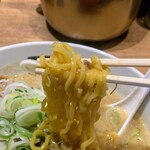 大島 - 黄色い卵麺