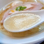 らーめん本竈 - 特製ゆず塩らーめんのスープ