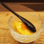 小皿のまぐろとさば。 - うにプリン的な…