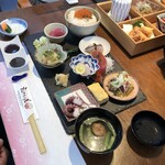 えんやどっと丸 - 地魚丼（自分で乗っけてスタイル）