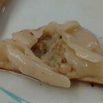 幸来軒 - 餃子 断面