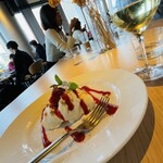 24/7 cafe apartment - 