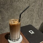 anonymous art cafe & bar - アイスカフェラテ
