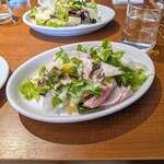 Ponte - 大久保野菜の農園サラダ。このサラダとバーニャカウダだとかなりの野菜スキーになるので追加メニューは温菜が良いかもね