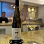 entre nous - こちらは、らしいリースリング。
      柑橘の爽やかさは備えているので、柚子との親和性も高くて納得の組み合わせ。