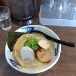 我流麺舞 飛燕 - 鶏白湯しお（850円）。お安いです✨