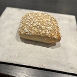 レストラン　ノリ　エ　ノジ - 自家製パン
      カボチャとひまわりの種