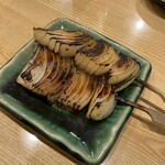 彩家 - 串に刺すのも大変。