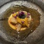 Mitsu8 - 牡丹海老とウニのマリネ　　海老さんはお写真撮り損ねましたが、大きくて立派な海老さんでした！目の前で捌いてくれるので、新鮮すぎてプリプリでした。ウニも全く臭みや癖がなく、美味しすぎ！