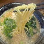 焼飯 やんぱち - 麺リフト