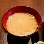 てんぷら石原 - お椀の中の対流が物語る熱々提供が嬉しい、絶品 "お味噌汁"。