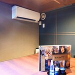 てんぷら石原 - 空気清浄機も完備の素晴らしい空間。